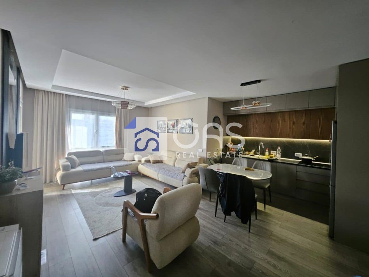 Jepet me qera apartament 2+1+2 tek Dritan Hoxha 2