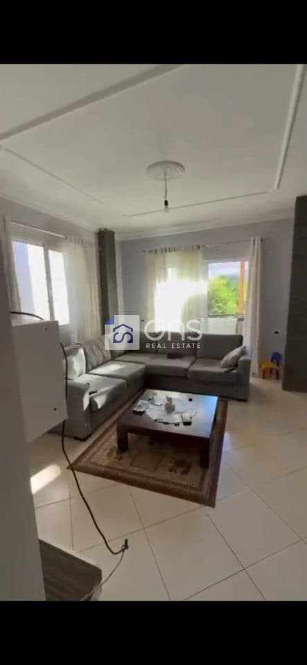 Jepet apartament me qera 3+1 ne Selite