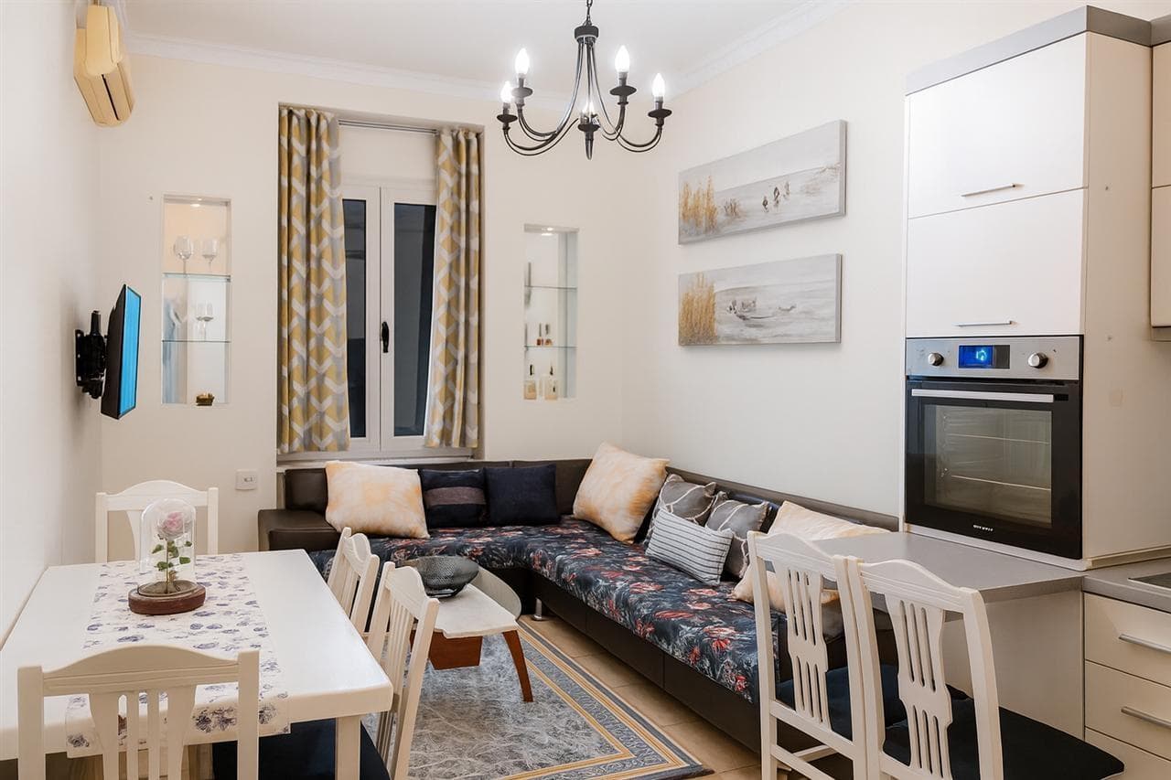 Apartament 2+1 Me Qira në Shallvaret, Tiranë - 600€ | 75 m²