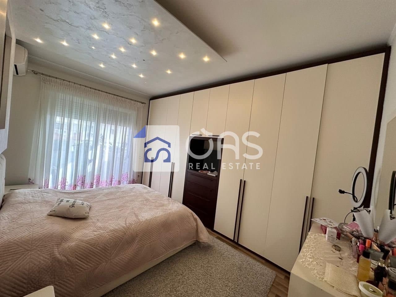 Shitet apartament 3+1 ne Fresk 3
