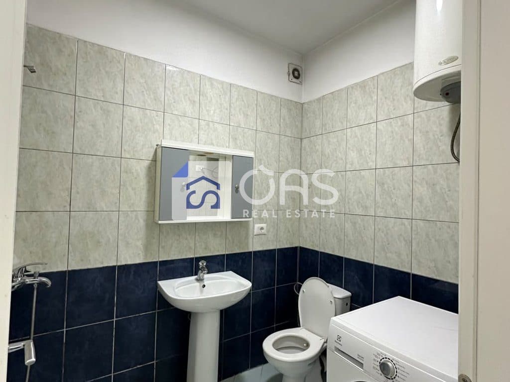 Shitet apartament 1+1 Pran terminalit te Autobuzave ( Perball Casa Italia) 4