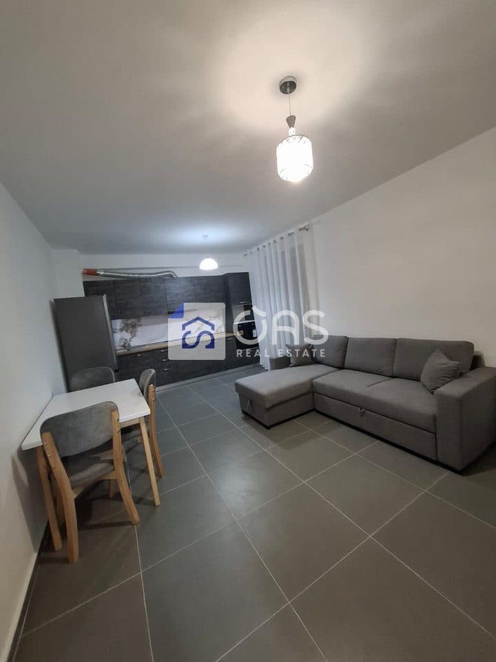 Apartament 2+1 Me Qira në Rruga 5 Maji, Tiranë - 500€ | 100 m²