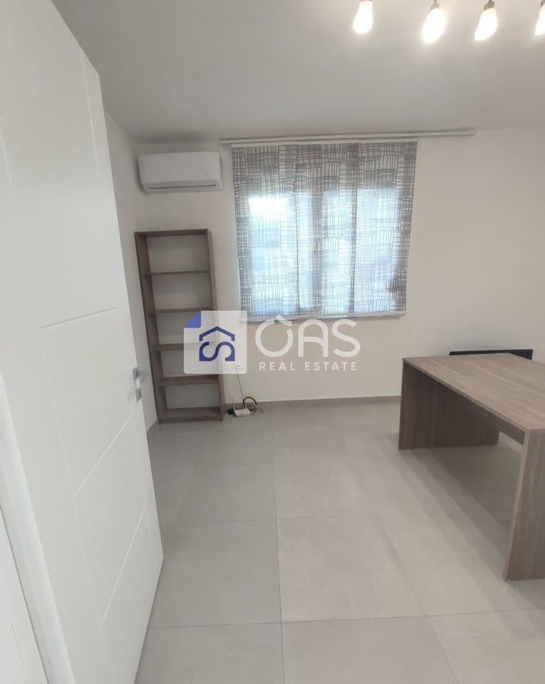Jepet me qera apartament 2+1+2 ne Myslym Shyr. 4