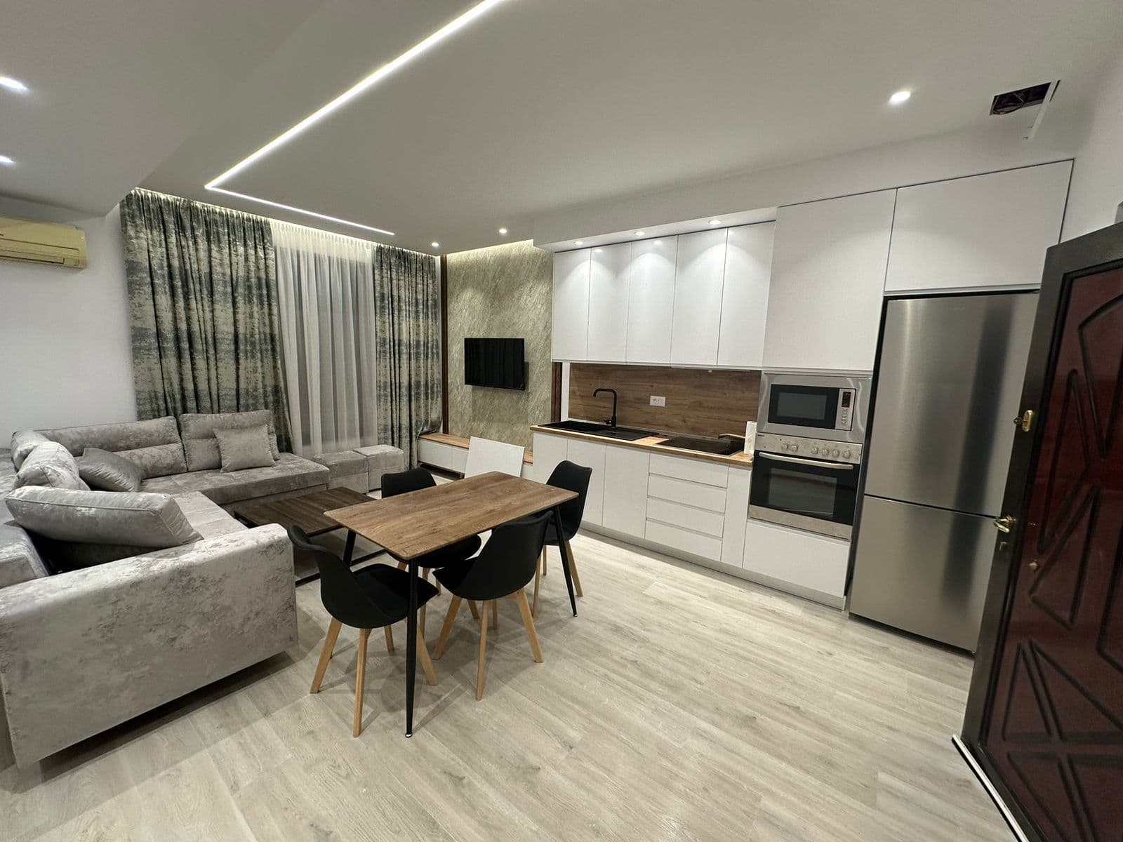 Jepet me qera apartament 1+1 te Zogu i Zi 2