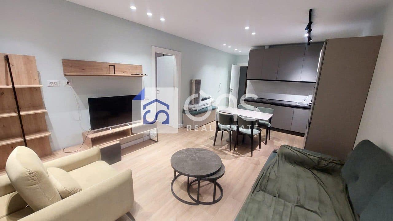 Jepet me qera apartament 1+1 Komuna e Parisit 2