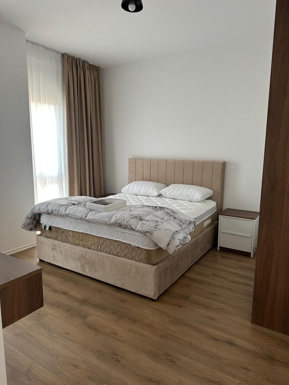 Jepet apartament me qera 2+1 ne Zog te Zi. 3