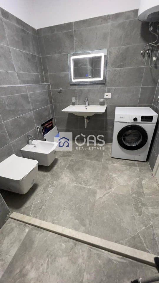 Jepet me qera apartament 2+1 ne Yzberisht te Grand Gallery 550 euro/muaj 2