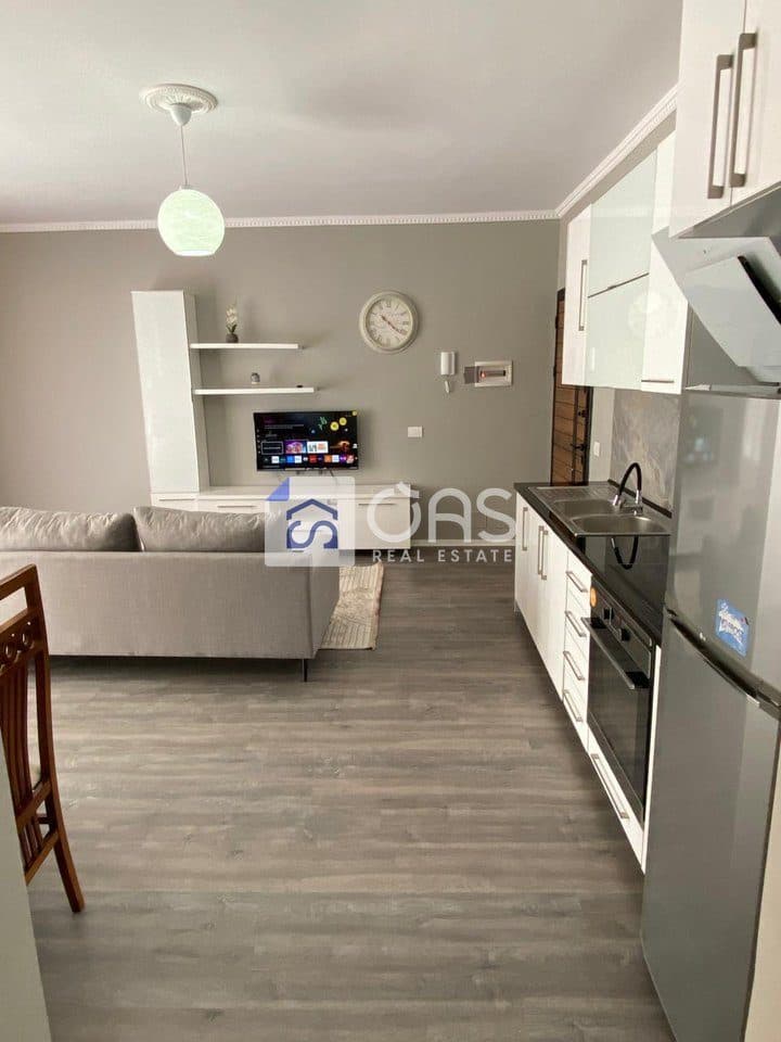 Jepet me qera apartament 1+1 tek Bulevardi i Ri 2