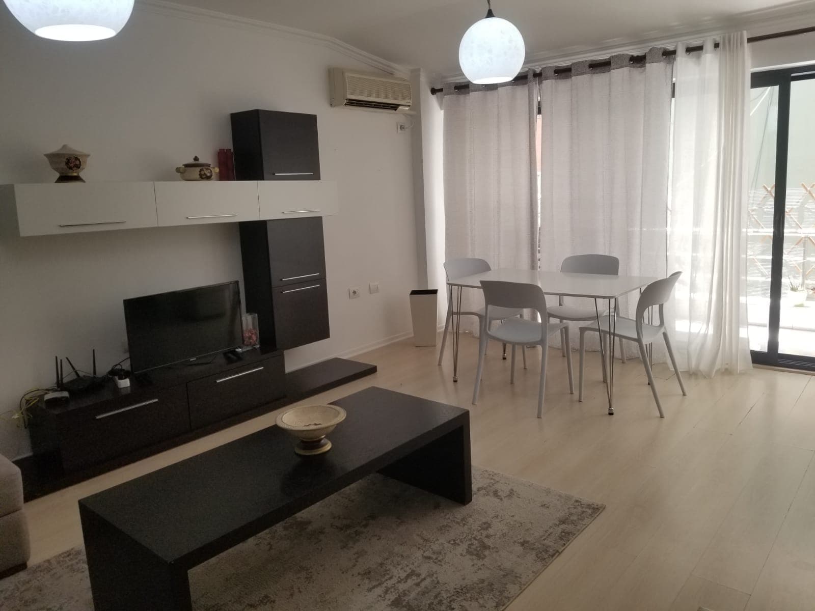 Jepet me Qera Apartament 2+1 Ne Bllok