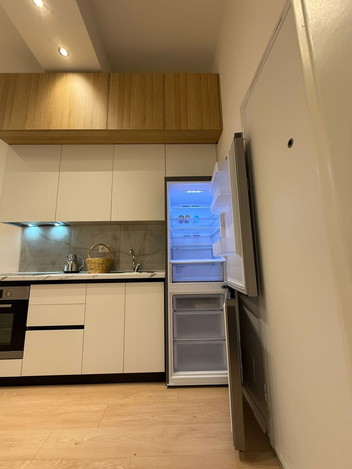 Apartament me qera 1+1 Tek 21 Dhjetori(Kompleksi Kontakt) 2