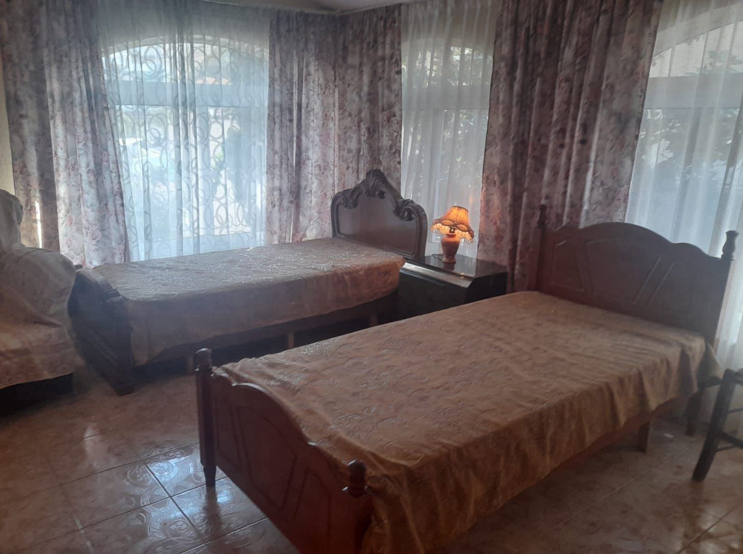 Jepet Shtepi me qera 2+1 Tek Komuna e Parisit