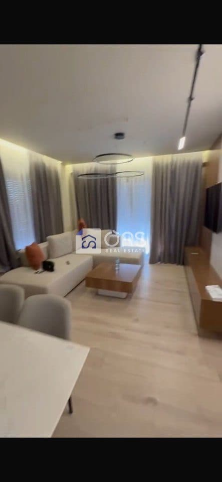 Jepet me qera apartament 2+1 ne Porcelan