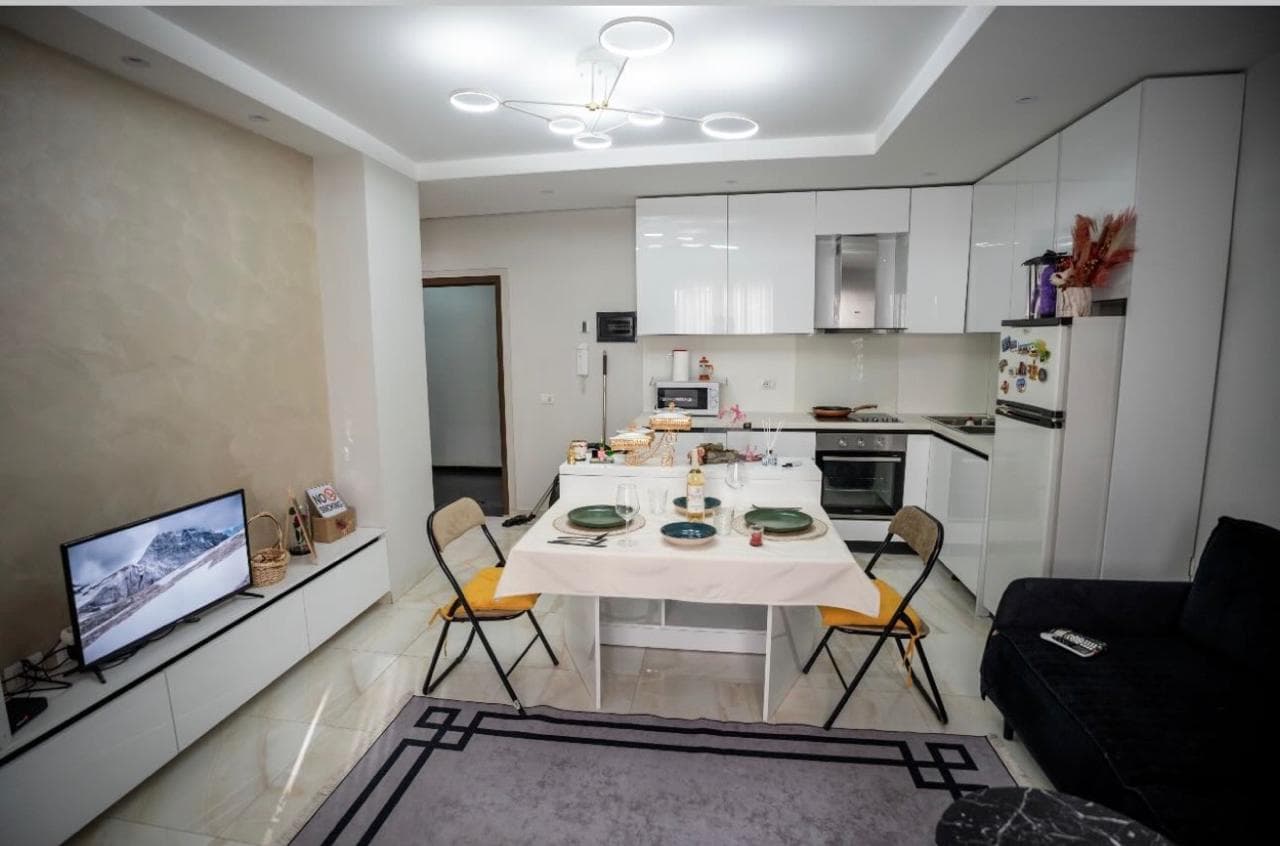 Apartament 1+1 Me Qira në 21 Dhjetori Kompleksi Kontakt, Tiranë - 600€ | 60 m²