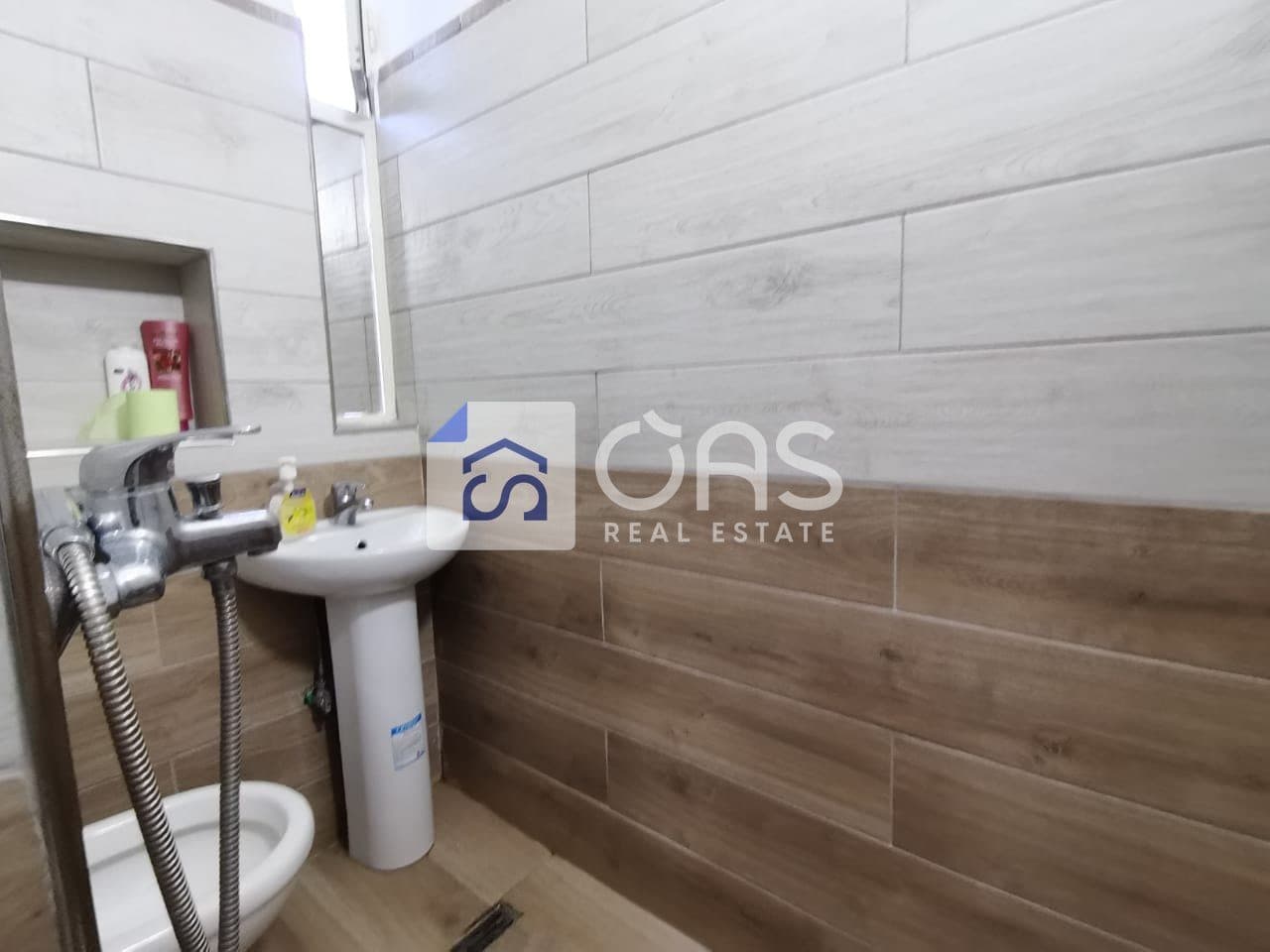 Gasonjere Me Qira në Rruga Siri Kodra, Tiranë - 350€ | 55 m² 3