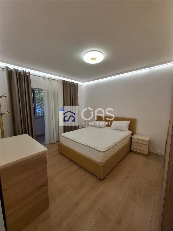 Jepet apartament me qera 1+1 Ish Stacioni Trenit