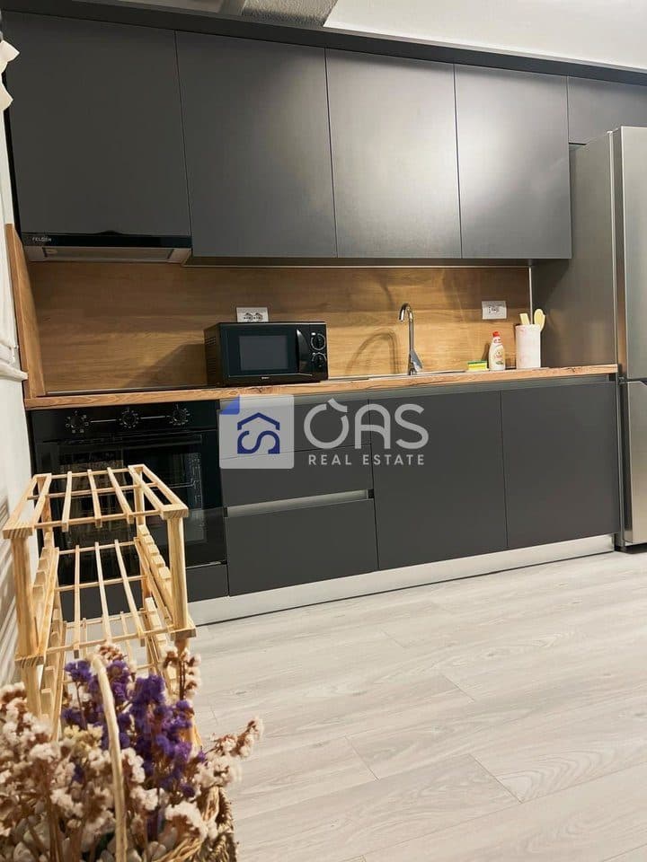 Jepet apartament me qera 1+1 Rruga e Durrsit 3