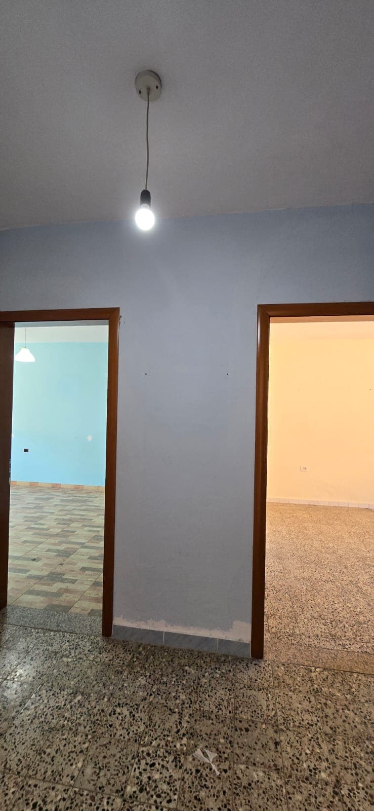 Shitet apartament 1+1+ Depo tek 21 Dhjetori. 2