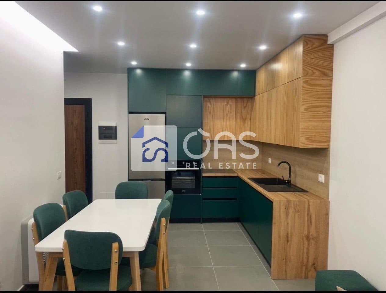 Jepet apartament 2+1+Parkim me qera Te Univers City