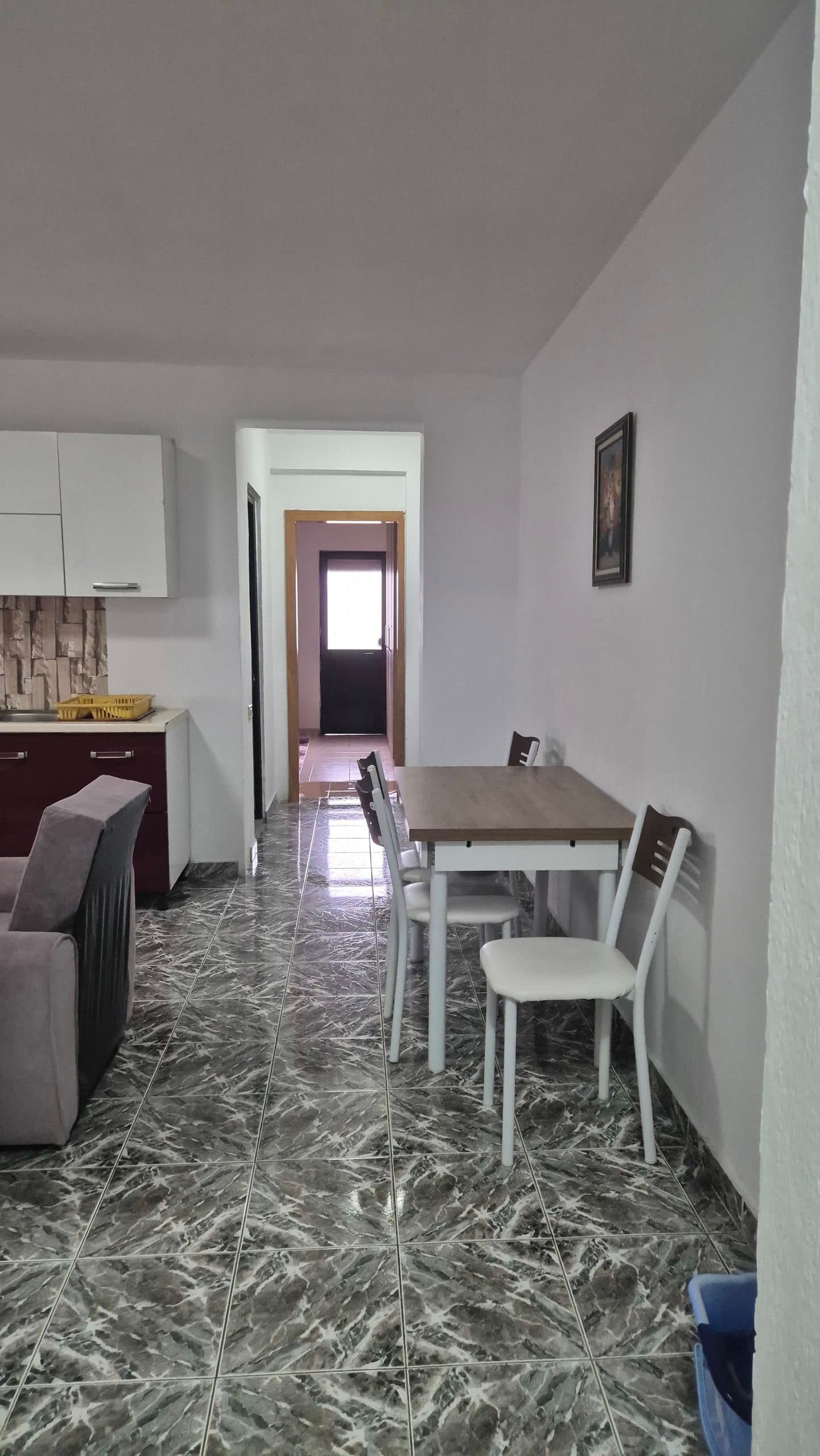 Jepet apartament me qera 2+1 Sheshi Willson 2