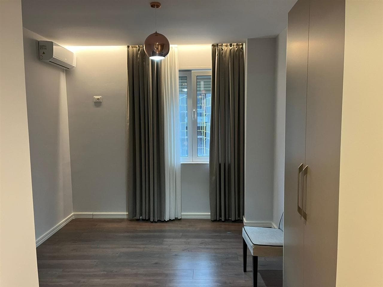Apartament me qera 2+1 Tek Liqeni i Thate 3