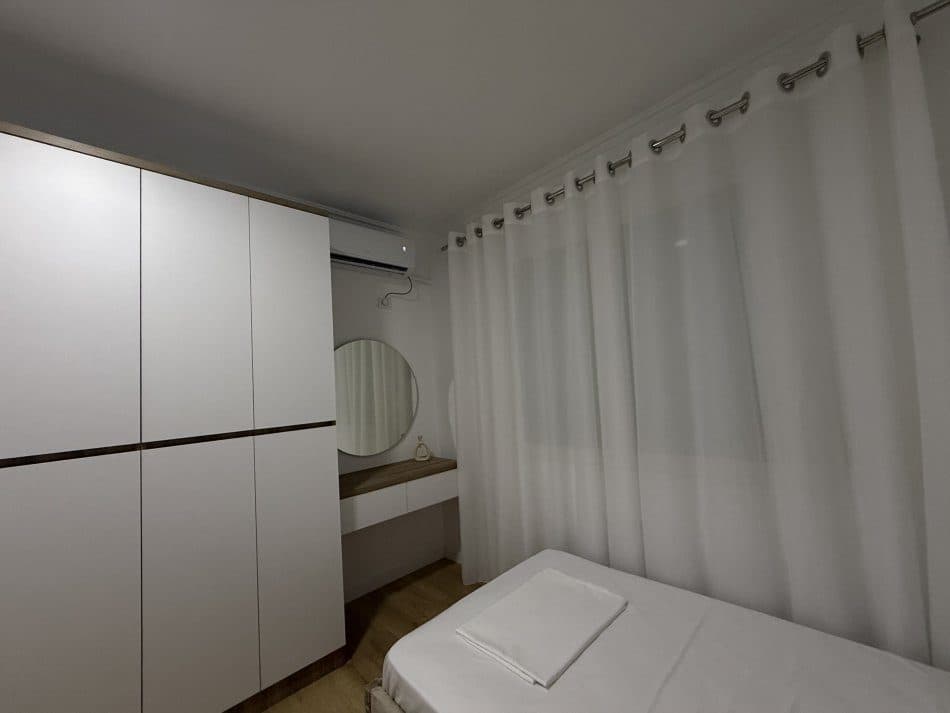 Jepet apartament me qera 2+1+2 tek Liqeni i Thate. 4