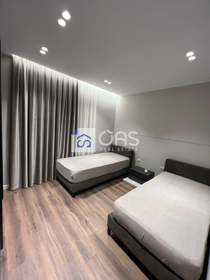 Jepet me qera apartamenti 2+1 fusha aviacionit 4