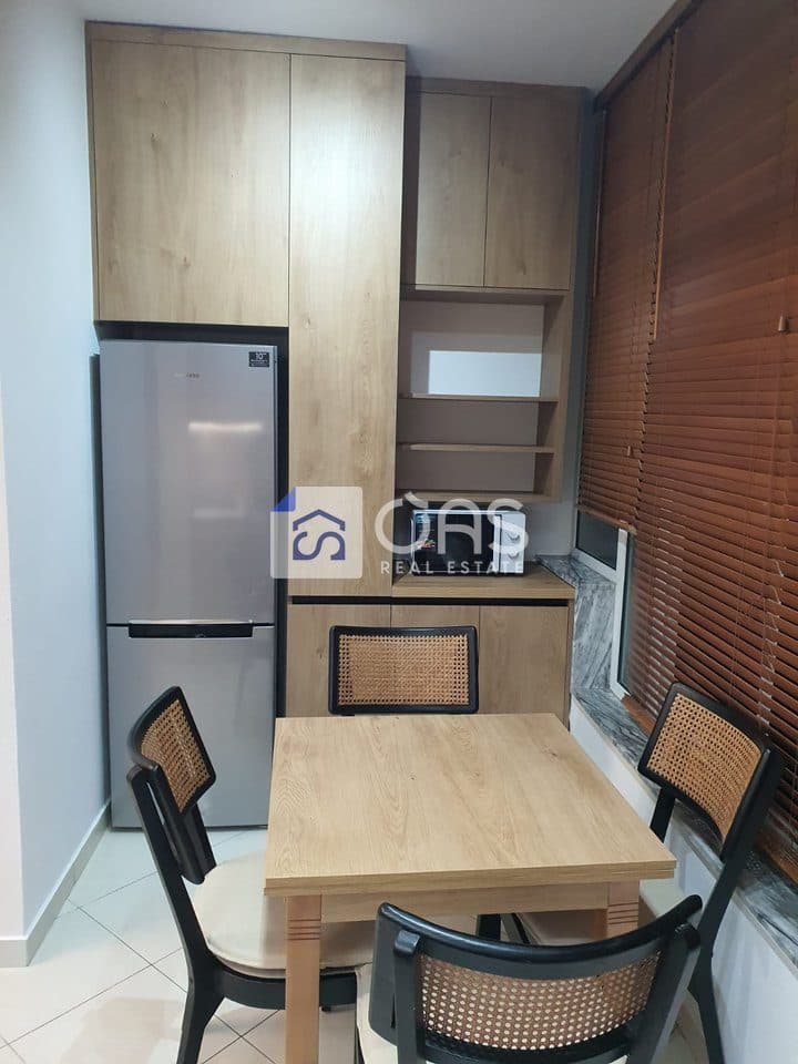 Jepet apartament me qera 1+1 tek Kodra Diellit. 2