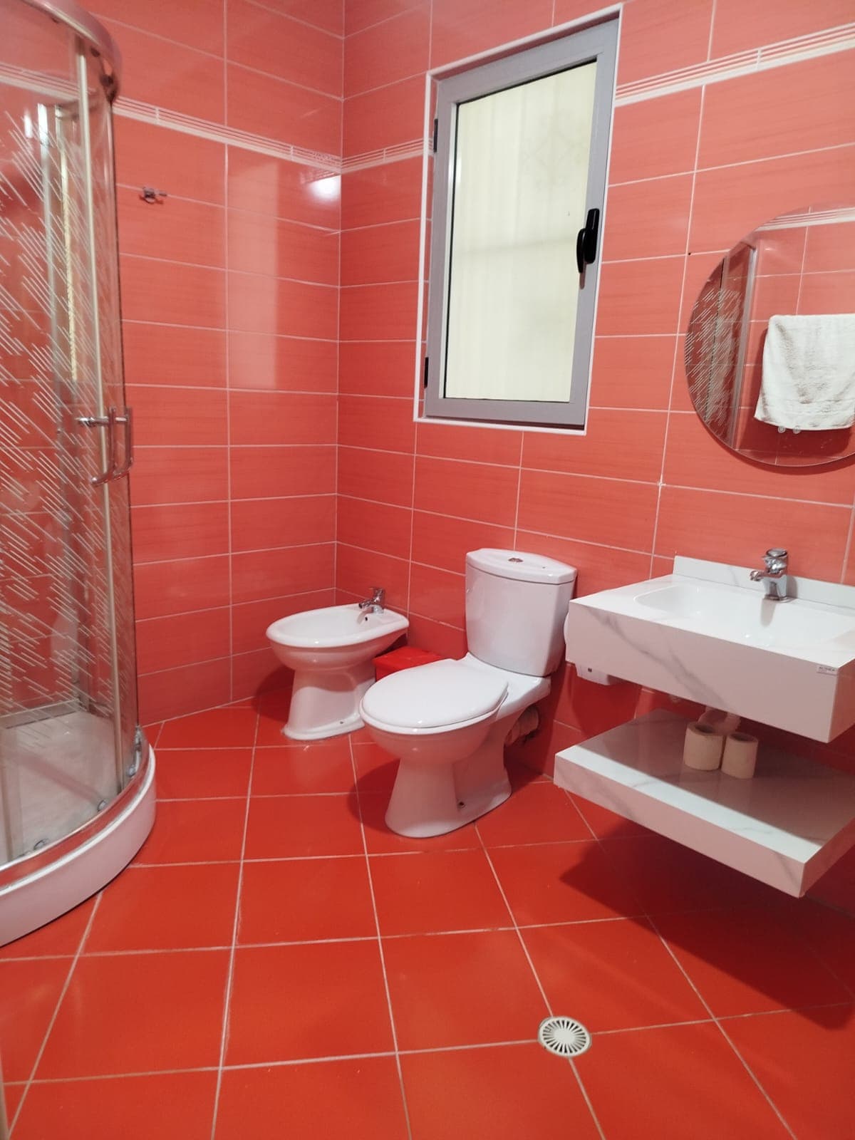 Shitet Apartament 1+1 Fresk