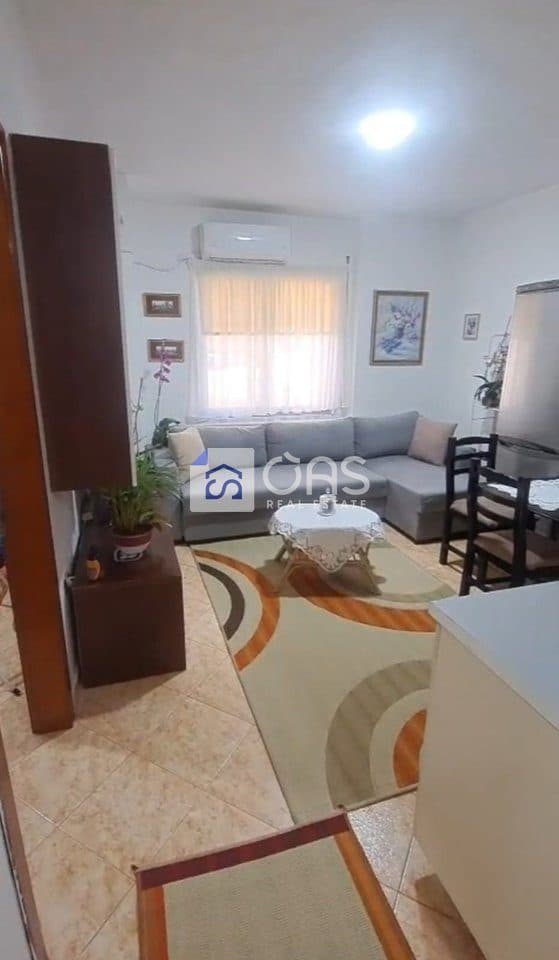 Jepet apartament me qera 2+1 Yzberisht