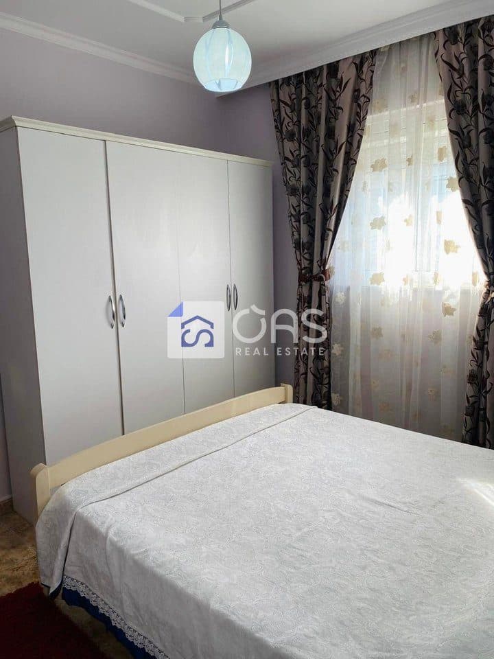 Jepet apartament me qera 2+1 tek Rruga e Kavajes 3