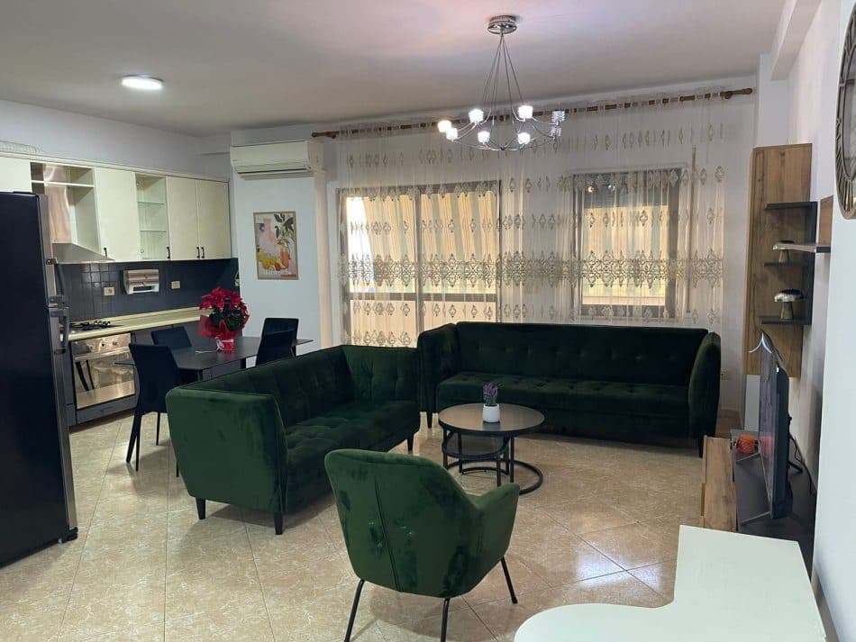 Jepet me qera apartament 2+1+2 tek Komuna Parisit