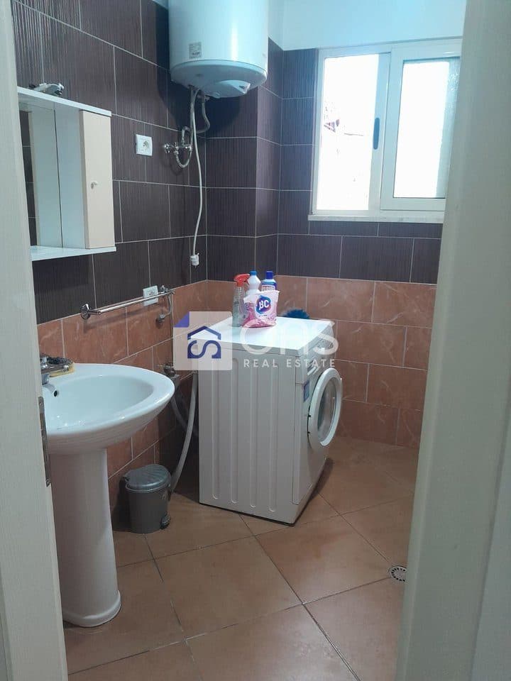 Jepet me qera apartament 1+1 Ne Shkoze 2