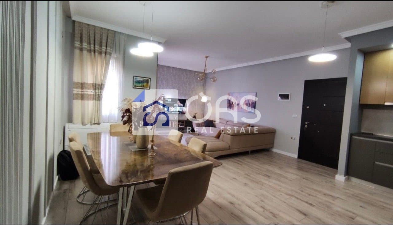 Jepet apartament me qera 2+1 Kopshti Botanik