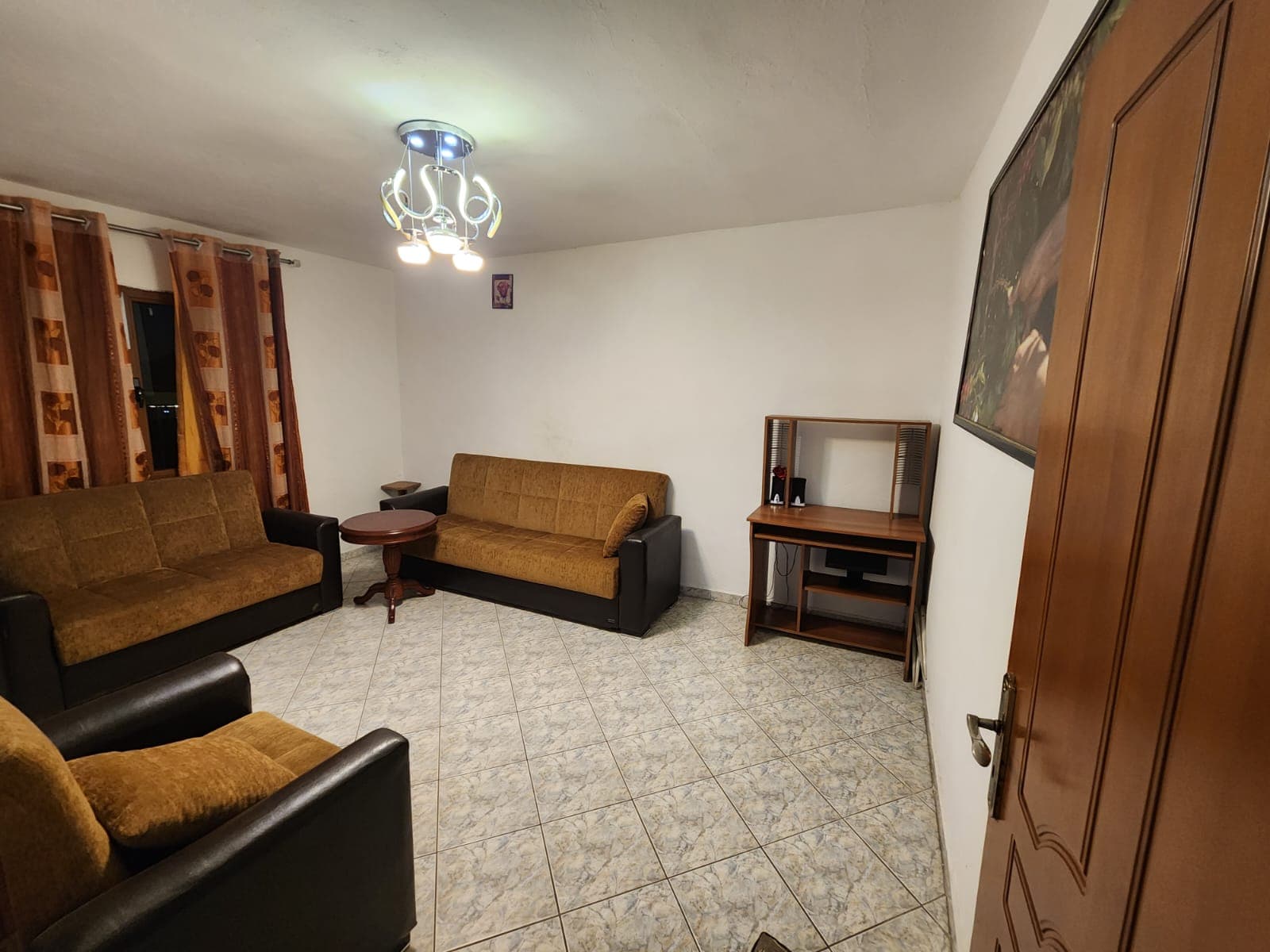 Apartament 3+1 Me Qira në Institut, Tiranë - 400€ | 90 m² 3