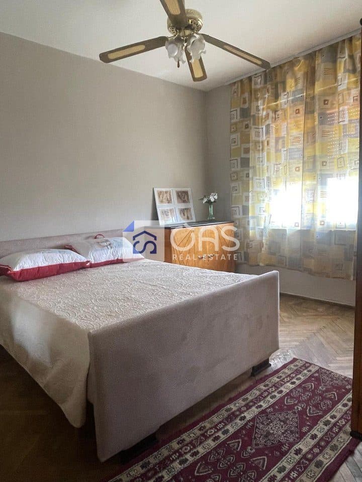 Jepet apartament me qera 2+1 rr. Ferit xhajko