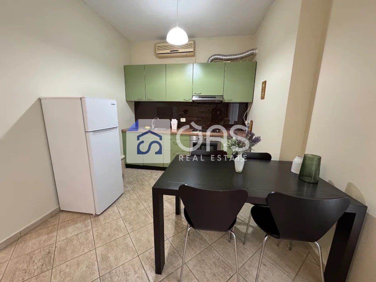 Jepet apartament me qera 1+1 Ali Demi