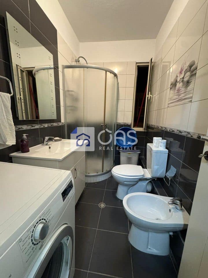 Jepet me qera apartament 2+1 tek Medreseja 4