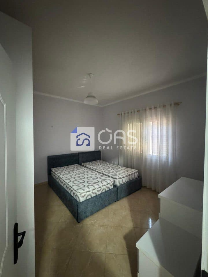Jepet me qera apartamenti 1+1 porcelain 3
