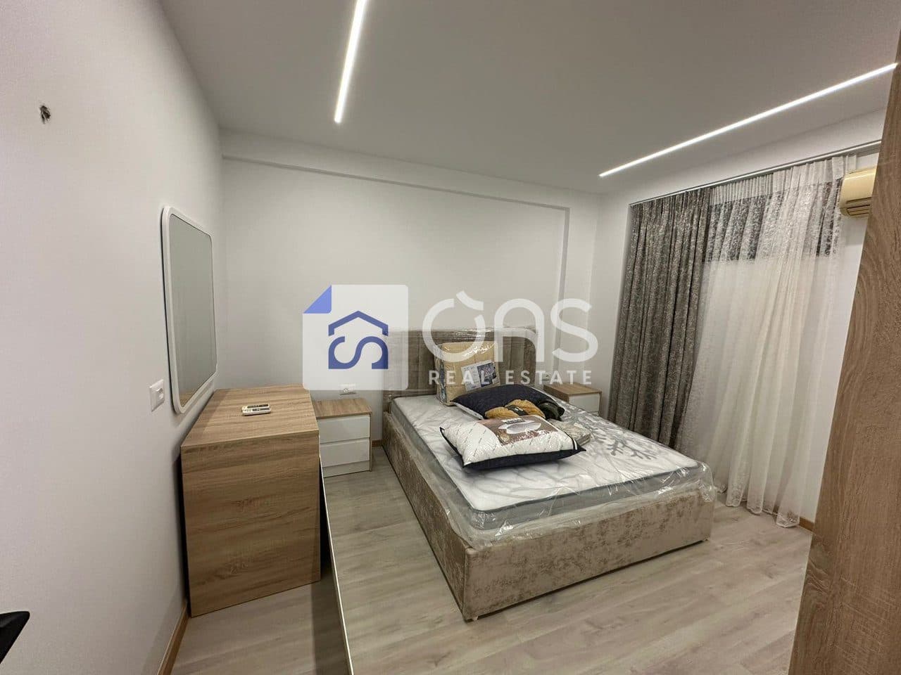 Jepet me qera apartament 1+1 te Zogu i Zi 3