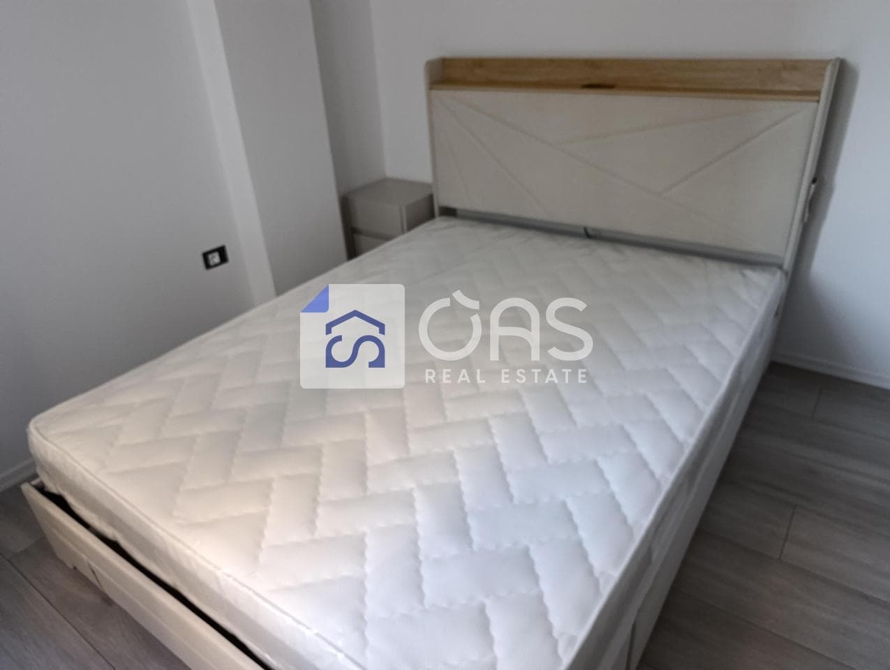 Jepet Apartament me qera 1+1 Ne Porcelan 3