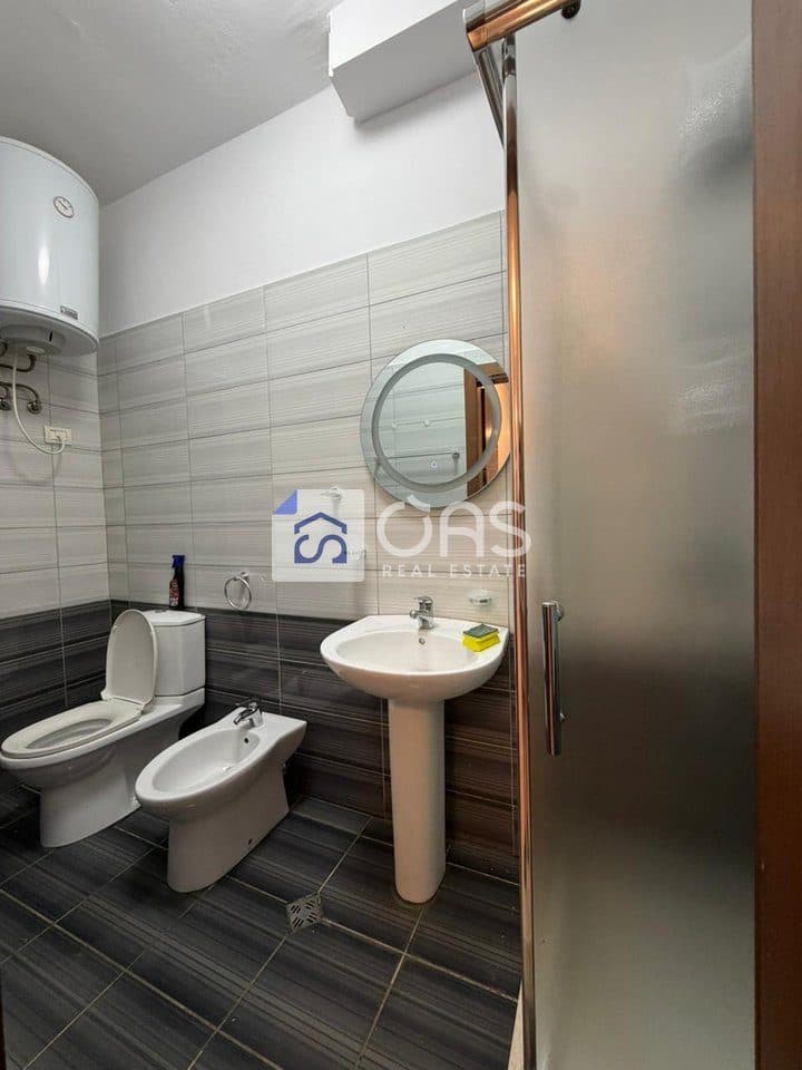 Jepet me qera apartament 1+1 kodra e diellit 2