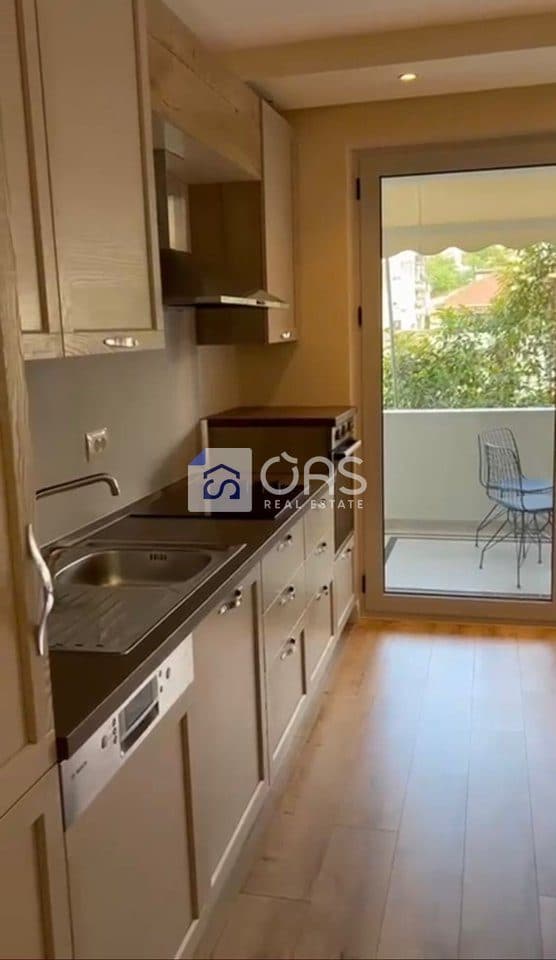 Jepet apartament me qera 2+1 tek shallvaret 2