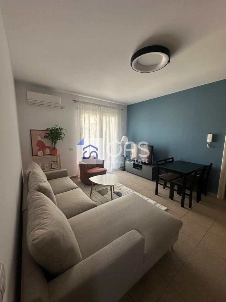 Jepet apartament me qera 1+1 Bulevardi Zogu i Par 2