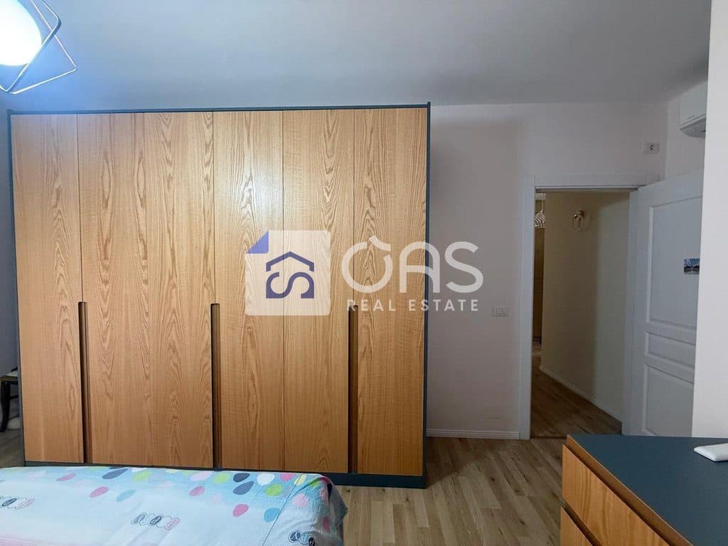Jepet me qira Apartament 2+1 Te Pallati me shigjeta 3