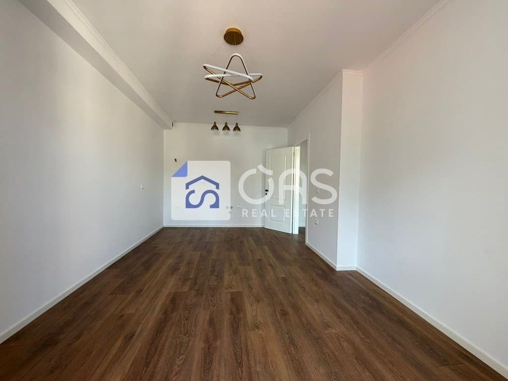 Shitet apartament 1+1 tel Rruga Dritan Hoxha.
