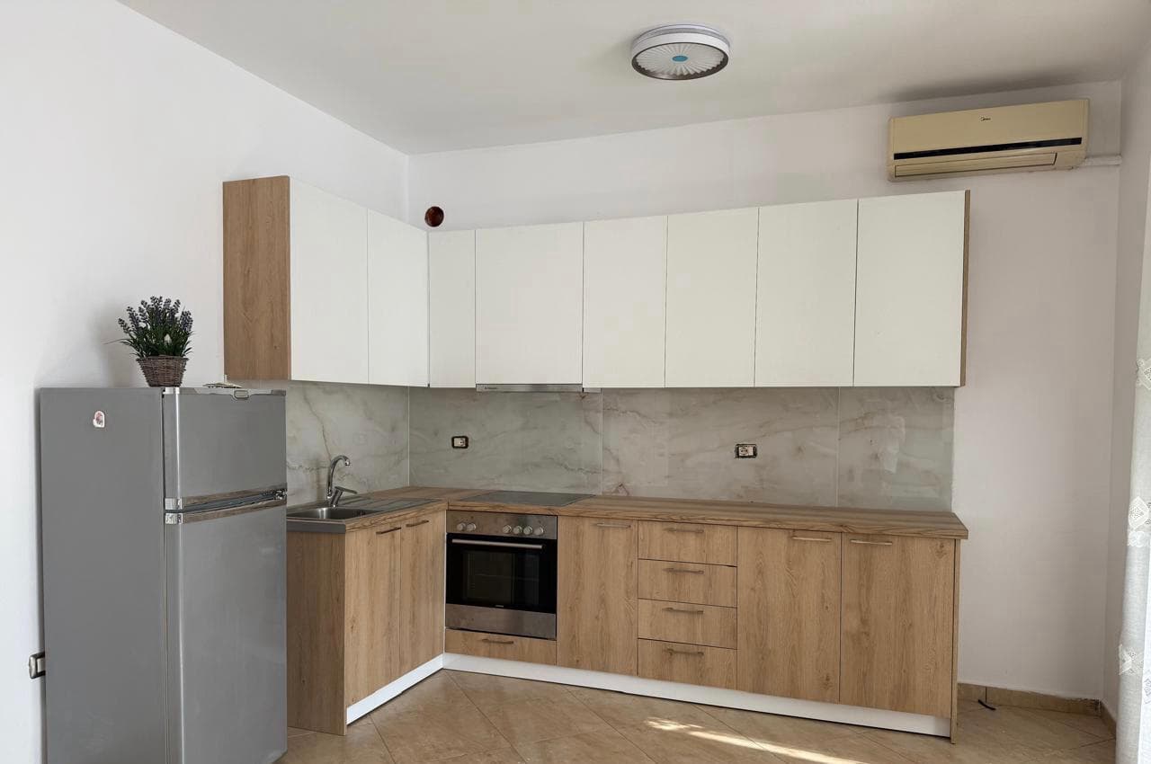 Apartament 1+1 Me Qira në Rrugën e Elbasanit, Tiranë - 450€ | 74 m² 3