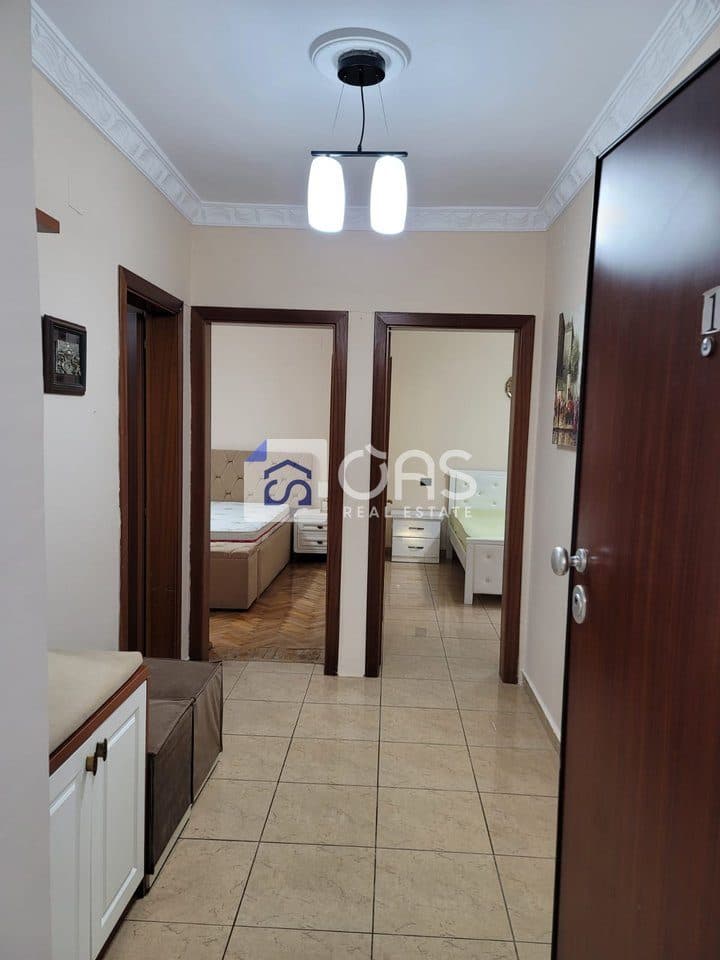 Jepet me qera apartament 2+1+Parkim ne Qender(Rruga Fortuzi) 4