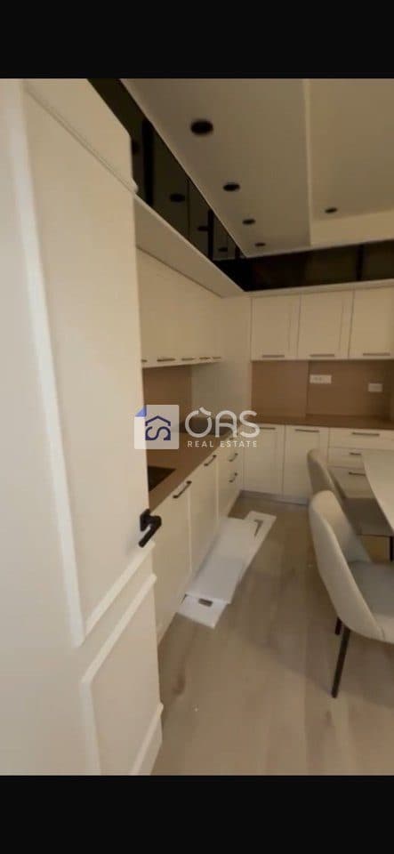 Jepet me qera apartament 2+1 ne Porcelan 2