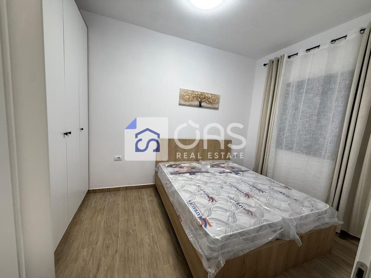 Jepet apartament me qera 1+1 5 Maj 3