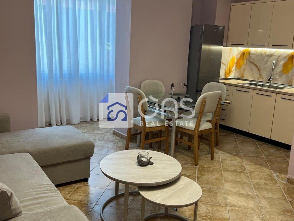 Jepet me qera apartament 1+1 te Rruga e Dibres